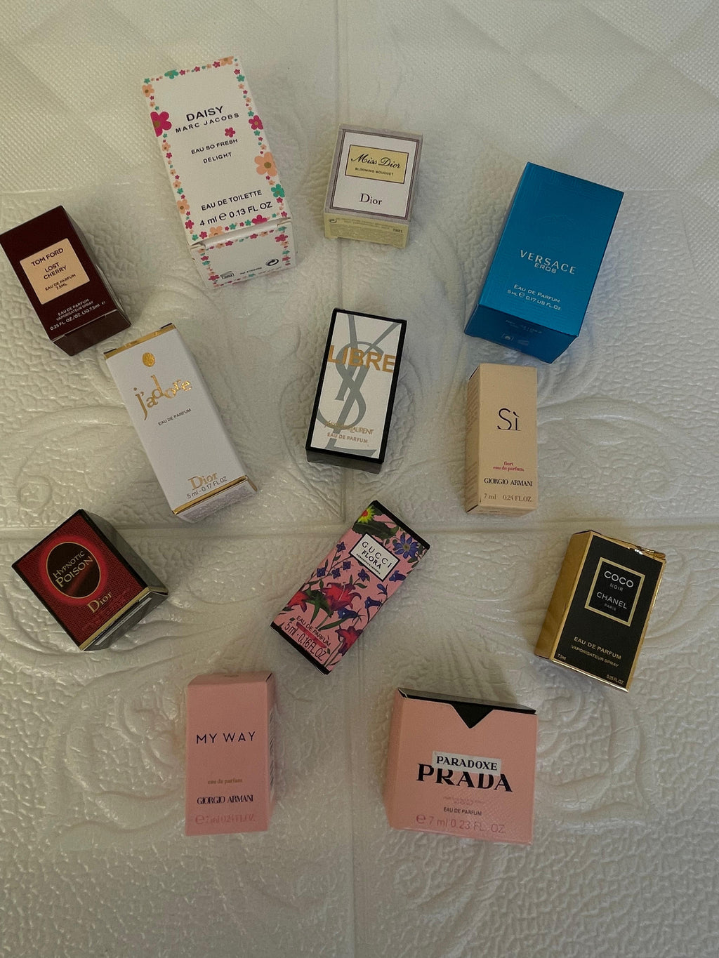 6 pieces assorted trendy miniatures perfume travel size of 5-10ml long lasting scents Dior Yves saint Laurent Armani Gucci daisy